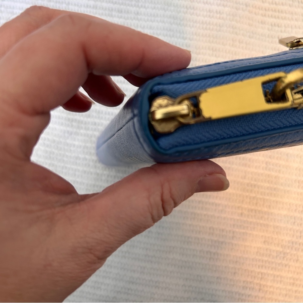 Fossil wallet Blue Cowhide Leather Zip Around Wristlet Gold Moon RFID - Picture 10 of 16